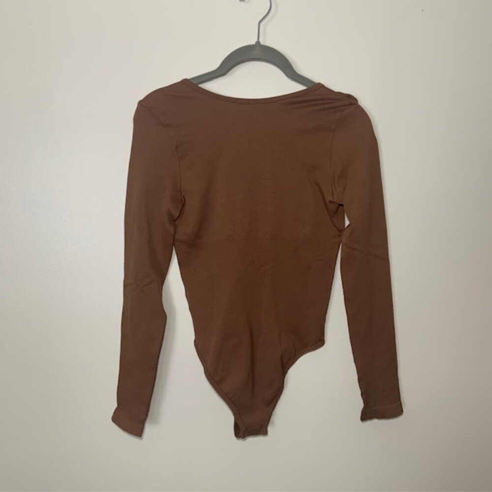 OQQ‎ Womens Ribbed Brown Long Sleeve Plunge Back Bodysuit Base Layer - Size M